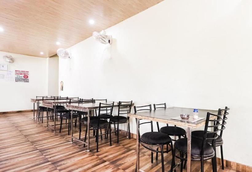 Hotel Spot On 62824  Gold Inn