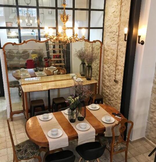 Hostel Numero Trece   Free Towels, Coffee Beans And Remote Check In!