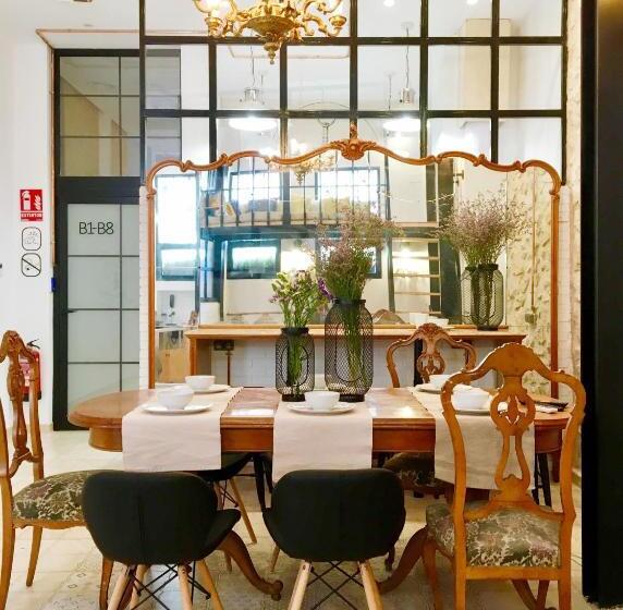 Hostel Numero Trece   Free Towels, Coffee Beans And Remote Check In!