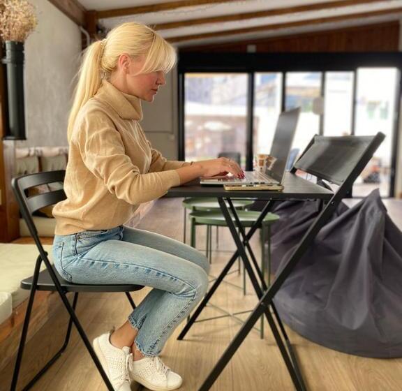 Hostel Numero Trece   Free Towels, Coffee Beans And Remote Check In!