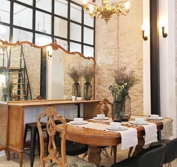 Hostel Numero Trece   Free Towels, Coffee Beans And Remote Check In!