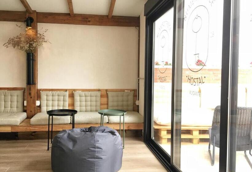 Hostel Numero Trece   Free Towels, Coffee Beans And Remote Check In!