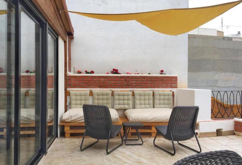 Hostel Numero Trece   Free Towels, Coffee Beans And Remote Check In!