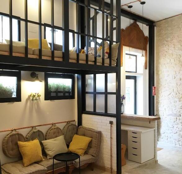 Hostel Numero Trece   Free Towels, Coffee Beans And Remote Check In!