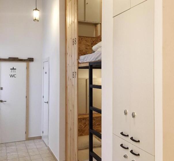 Hostel Numero Trece   Free Towels, Coffee Beans And Remote Check In!