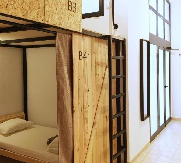 Hostel Numero Trece   Free Towels, Coffee Beans And Remote Check In!