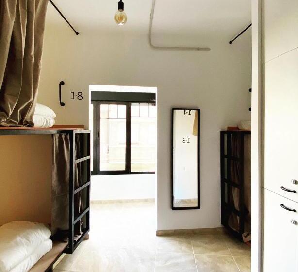 Hostel Numero Trece   Free Towels, Coffee Beans And Remote Check In!