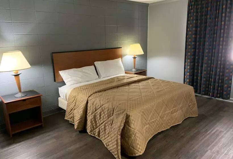 ホテル Birchwood Suites
