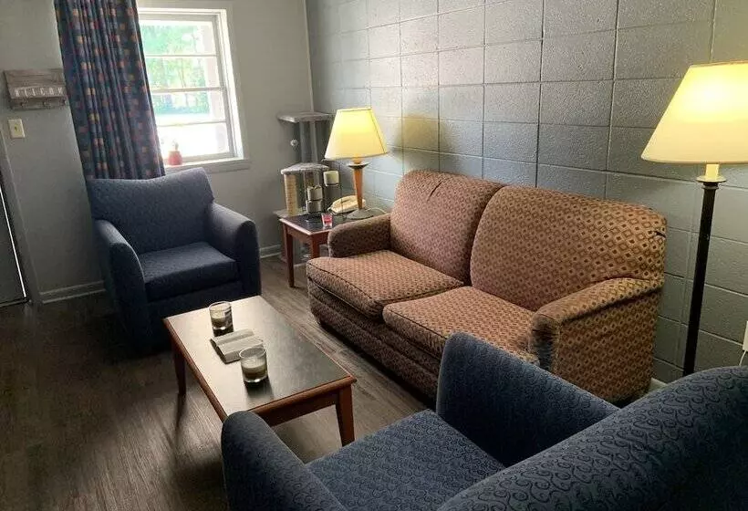 ホテル Birchwood Suites