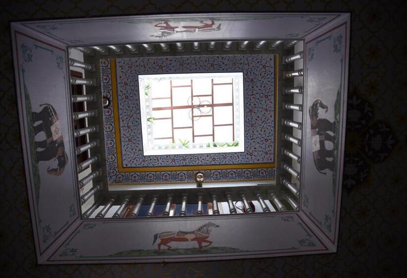 هتل Heritage Above 1