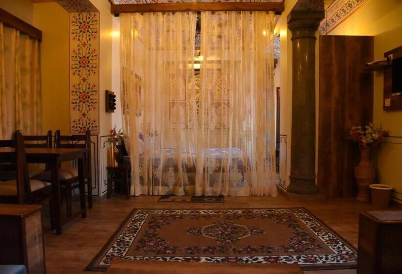 هتل Heritage Above 1