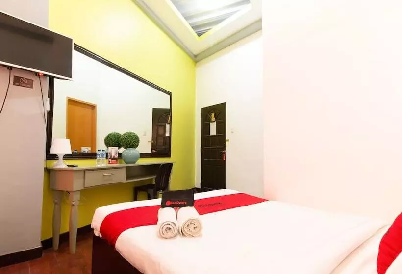 هتل Reddoorz Near Robinsons North Tacloban