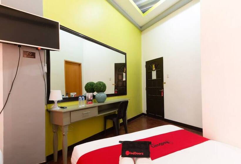 Hotel Reddoorz Near Robinsons North Tacloban