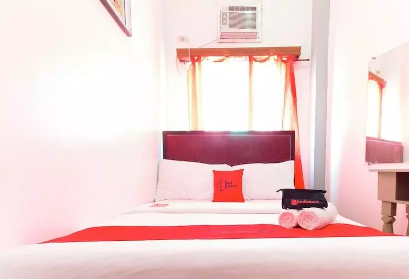 هتل Reddoorz Near Robinsons North Tacloban