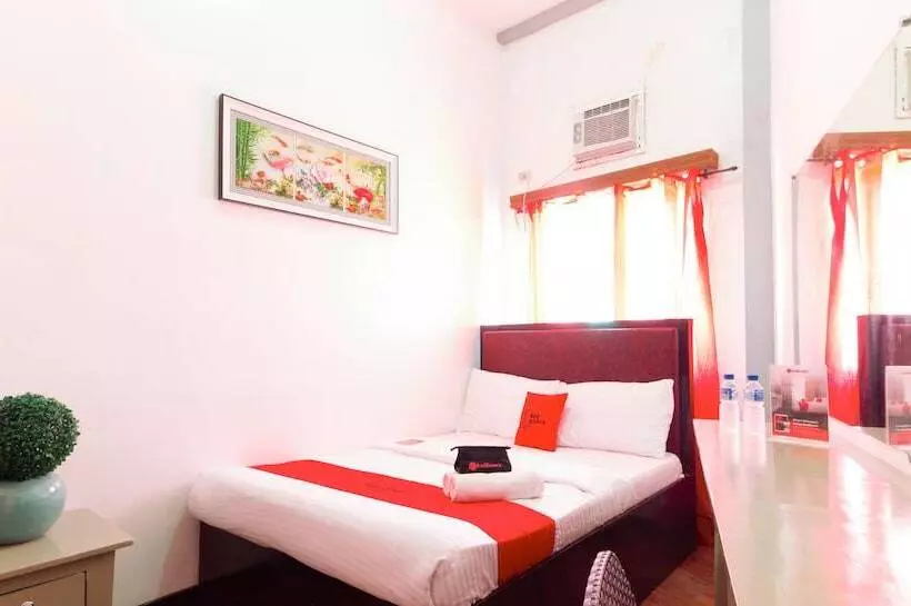 هتل Reddoorz Near Robinsons North Tacloban