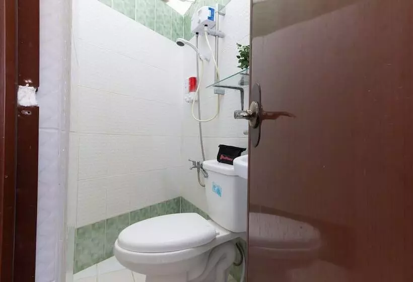 هتل Reddoorz Near Robinsons North Tacloban