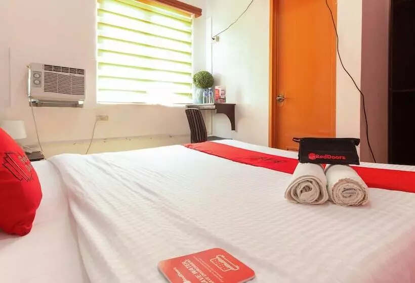 هتل Reddoorz Near Robinsons North Tacloban