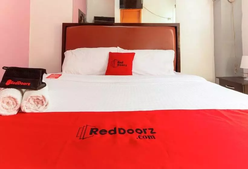 هتل Reddoorz Near Robinsons North Tacloban