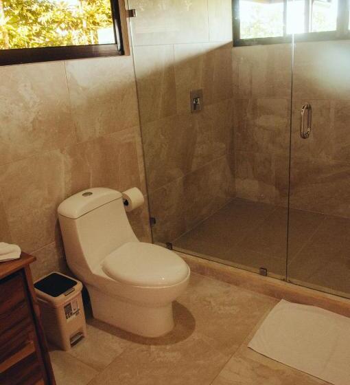 Отель Drake Bay Greenleaf