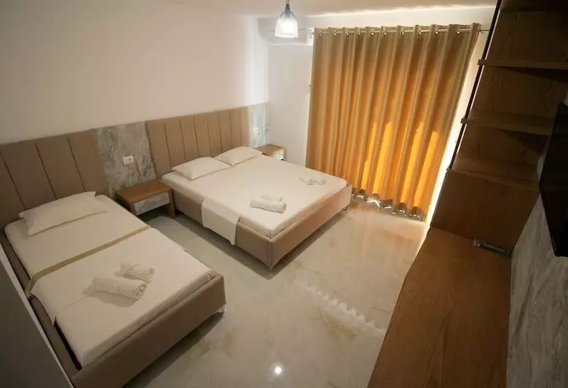 Hotelli Four Islands