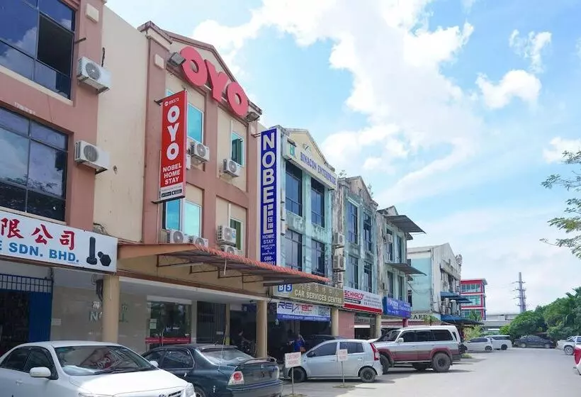 Hotelli Oyo 89373 Nobel Homestay