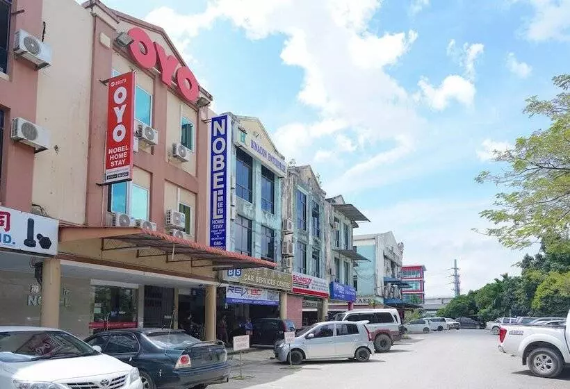 Hotelli Oyo 89373 Nobel Homestay