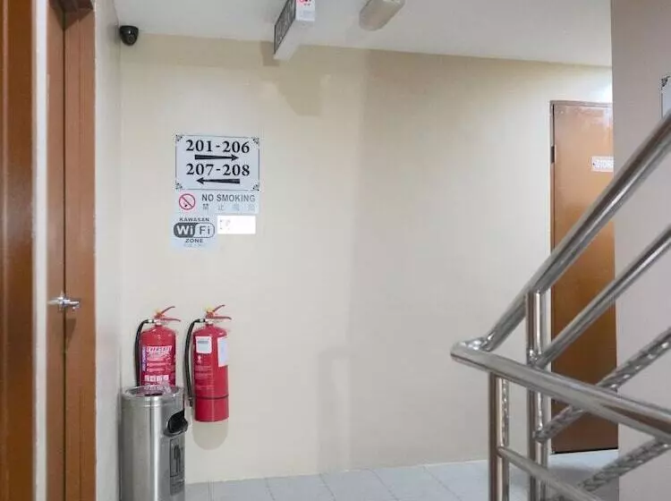 Hotelli Oyo 89373 Nobel Homestay