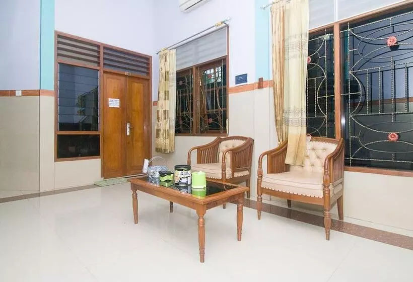 Majatalo Reddoorz Syariah Near Alun Alun Bojonegoro