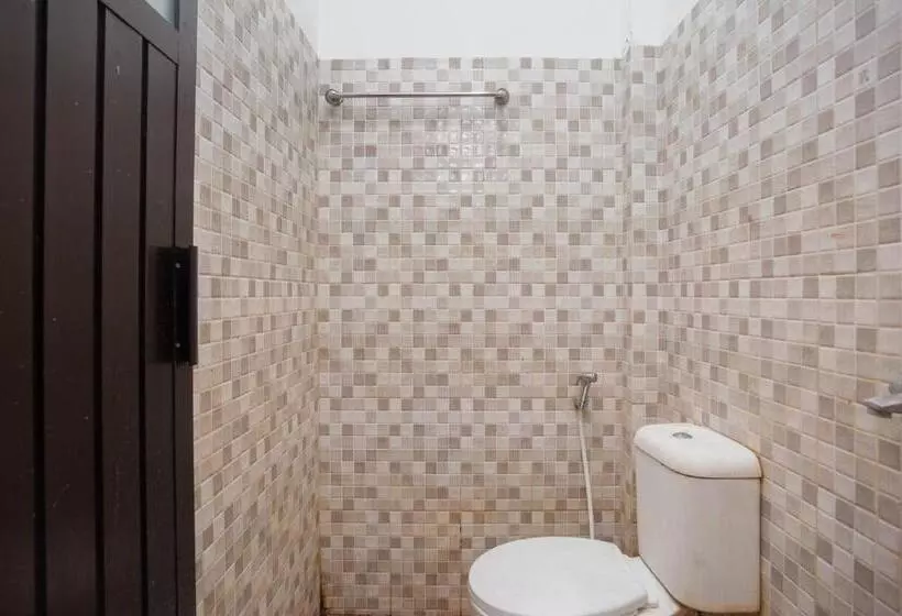 ペンション Reddoorz Syariah Near Jatisampurna Hospital