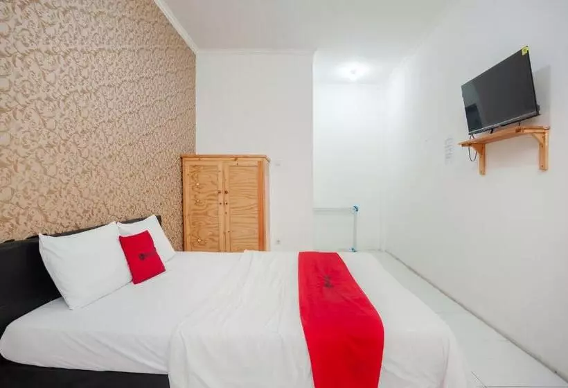 ペンション Reddoorz Syariah Near Jatisampurna Hospital
