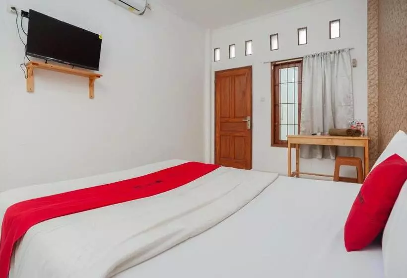 ペンション Reddoorz Syariah Near Jatisampurna Hospital