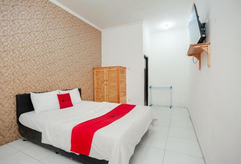 بنسيون Reddoorz Syariah Near Jatisampurna Hospital