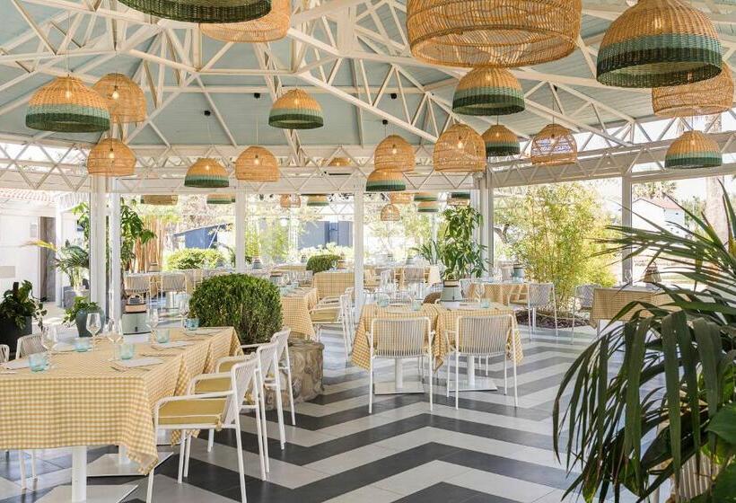 هتل The Signature Level at Grand Palladium Sicilia Resort & Spa