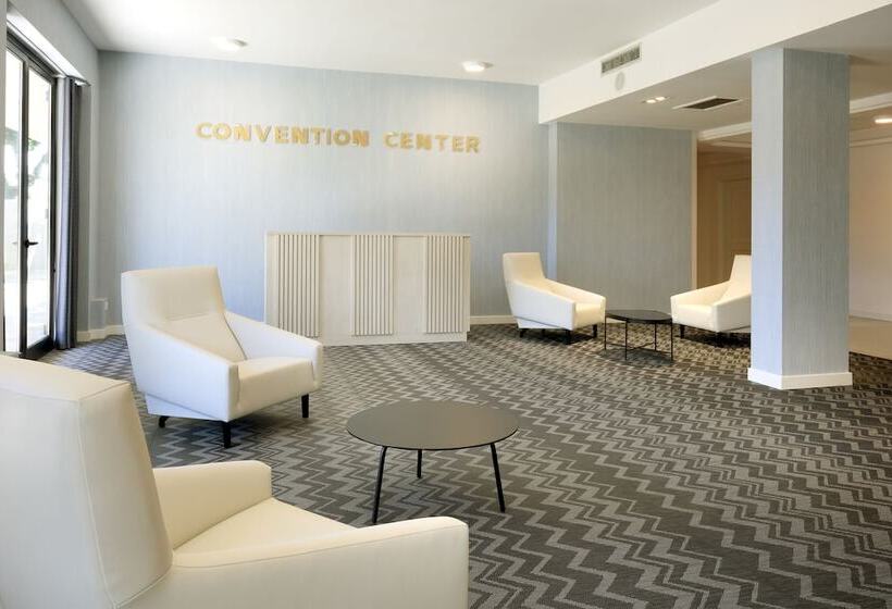 هتل The Signature Level at Grand Palladium Sicilia Resort & Spa