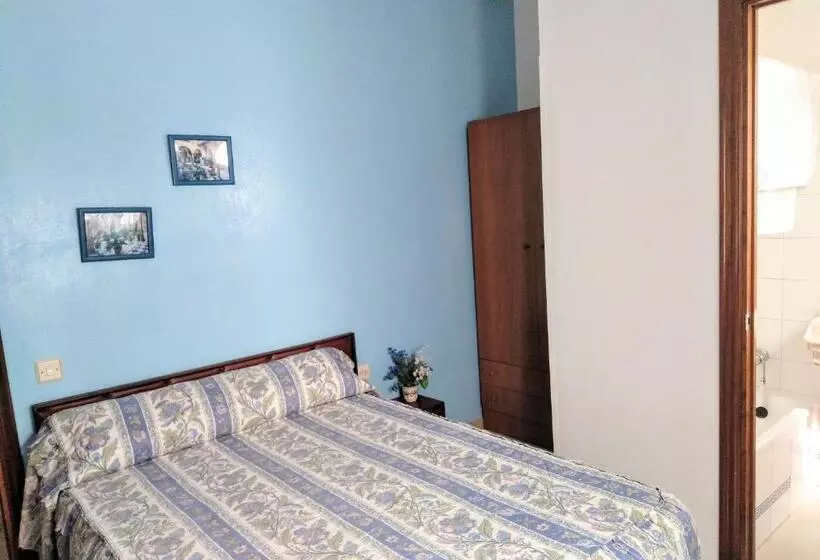 Pensión Larra