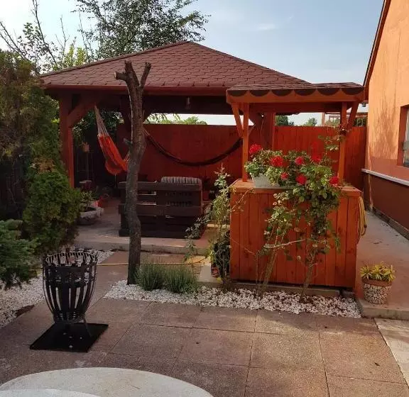 Airport16 Bed And Breakfast