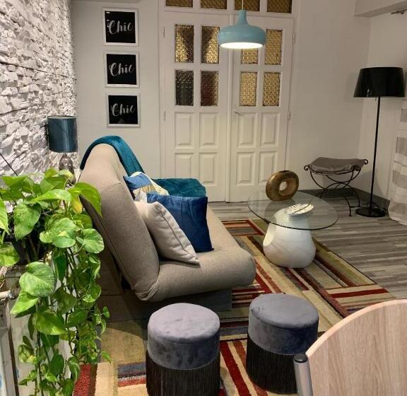 Airport16 Bed And Breakfast