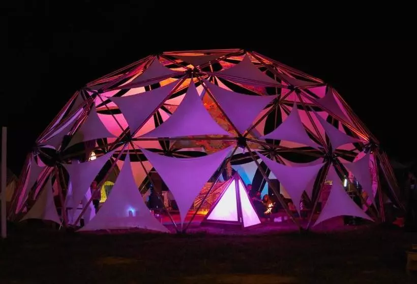 هاستل Woodstock Jungle Camp