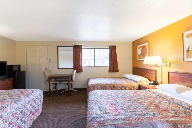 فندق Country Inn & Suites By Radisson, Flagstaff Downtown, Az