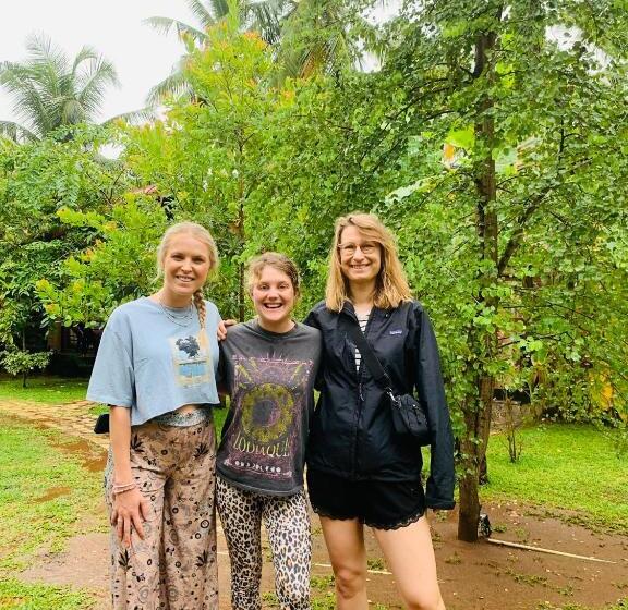 Пансион Mango Tree House