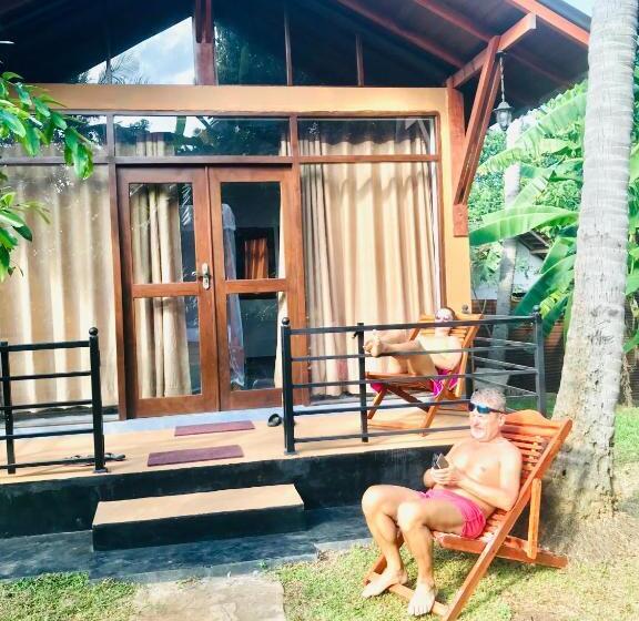 Пансион Mango Tree House