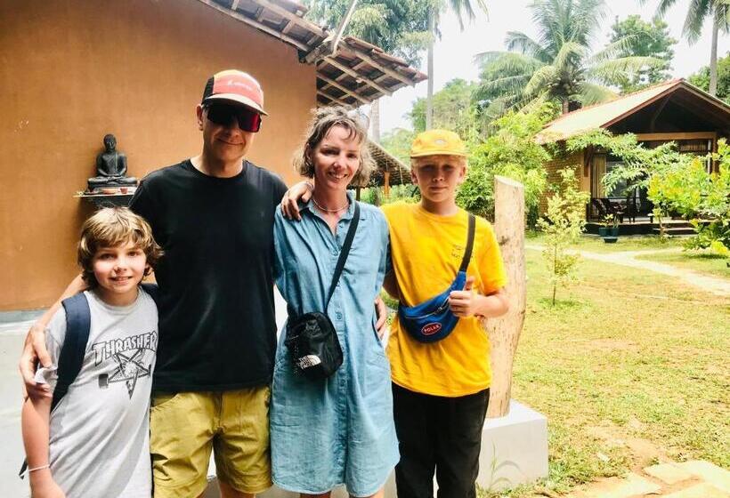 Пансион Mango Tree House