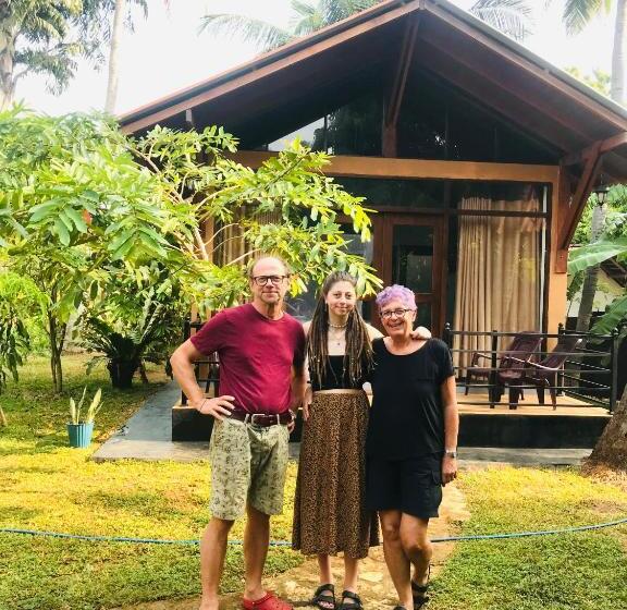 Пансион Mango Tree House