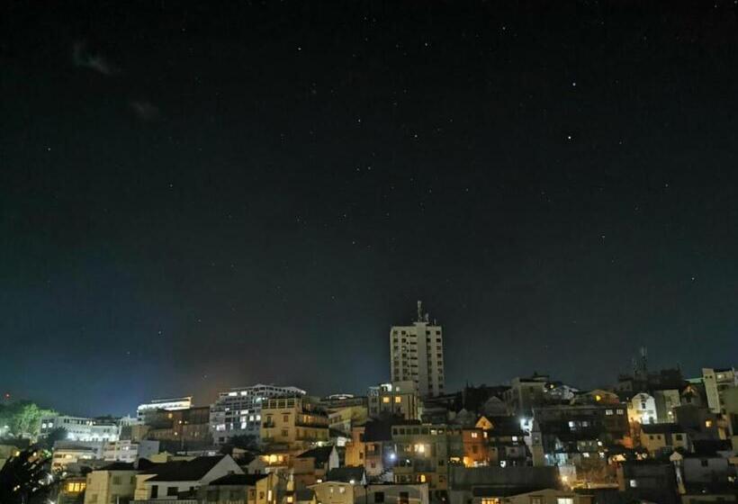 هاستل St Antoine