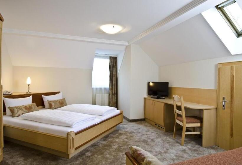 בית מלון כפרי Garni Astoria