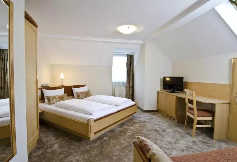 هتل Garni Astoria