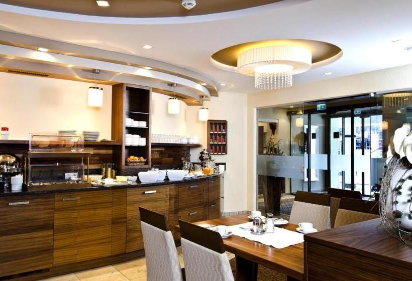 בית מלון כפרי Garni Astoria