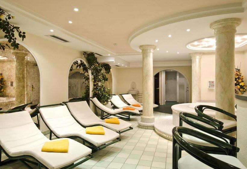 בית מלון כפרי Garni Astoria