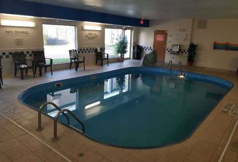 Отель Americinn By Wyndham Hudson