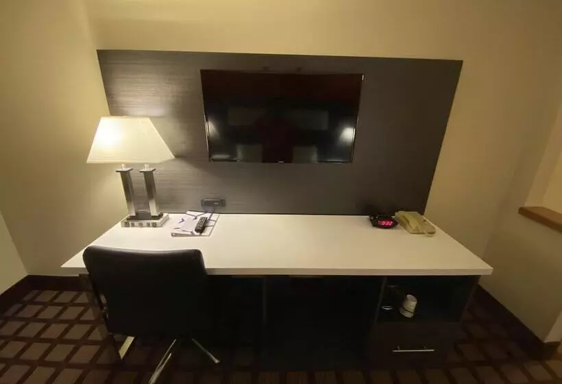 Отель Americinn By Wyndham Hudson